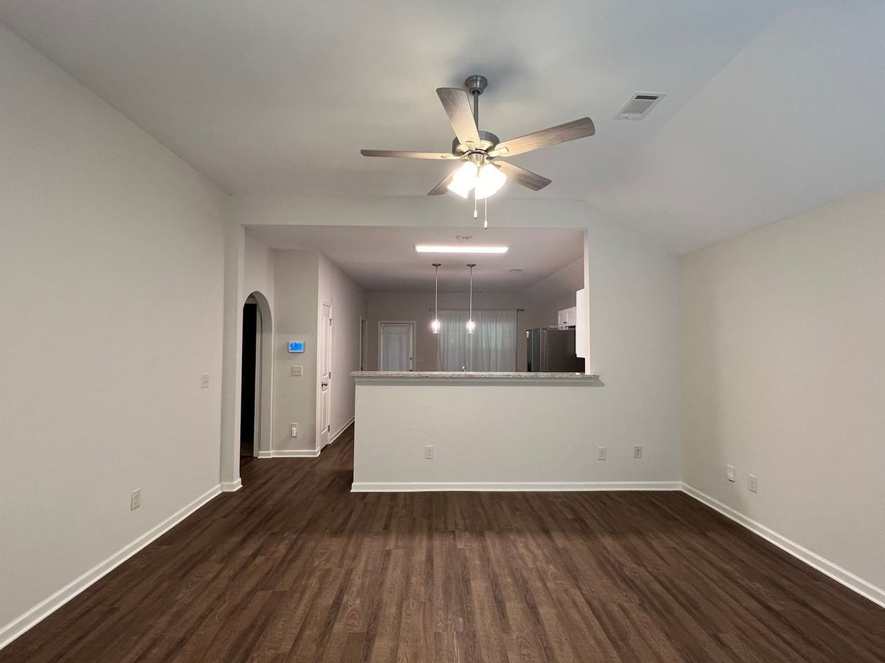 122 Dawsons Mill Dr - Photo 3 of 14