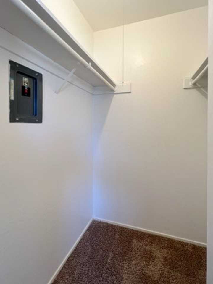 Berkeley Apts. - Photo 3 of 16