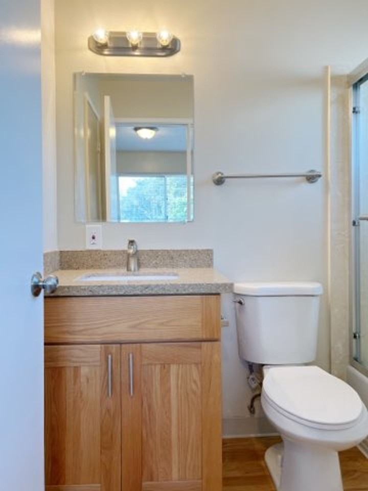 Berkeley Apts. - Photo 5 of 16