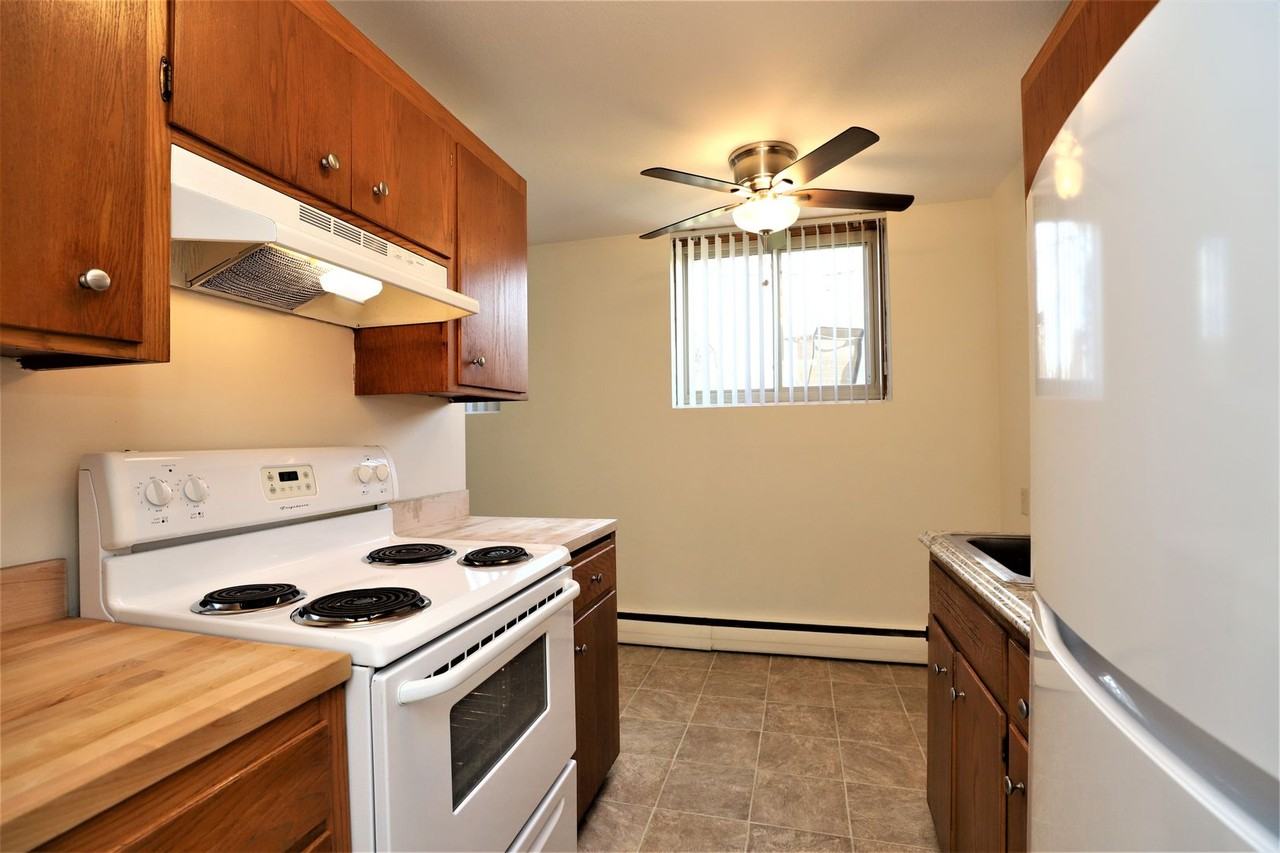 Greenway Apartments - Photo 5 of 15