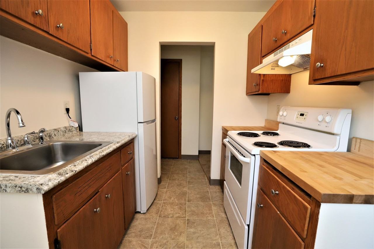 Greenway Apartments - Photo 6 of 15