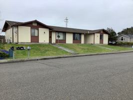 featured image of 1981 1981 & 1983 Hayes Street