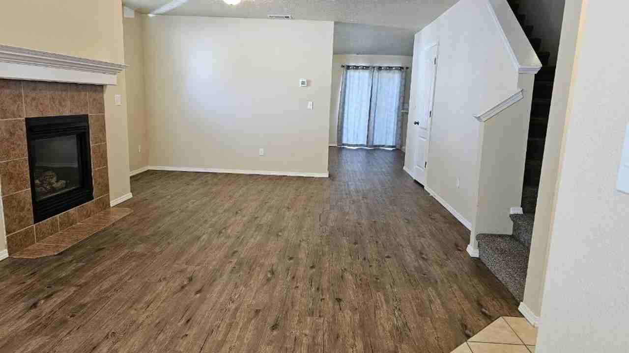 304 E Ivy Glade St - Photo 3 of 27
