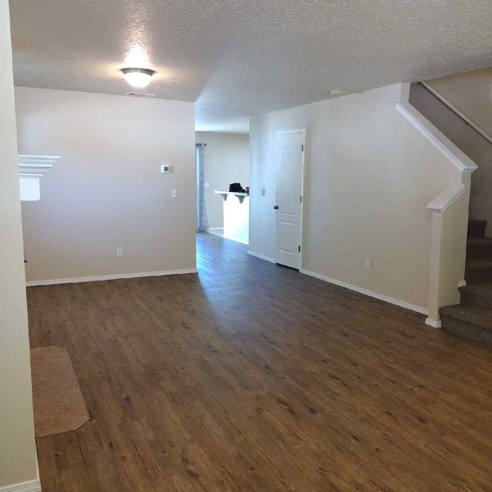 304 E Ivy Glade St - Photo 4 of 27