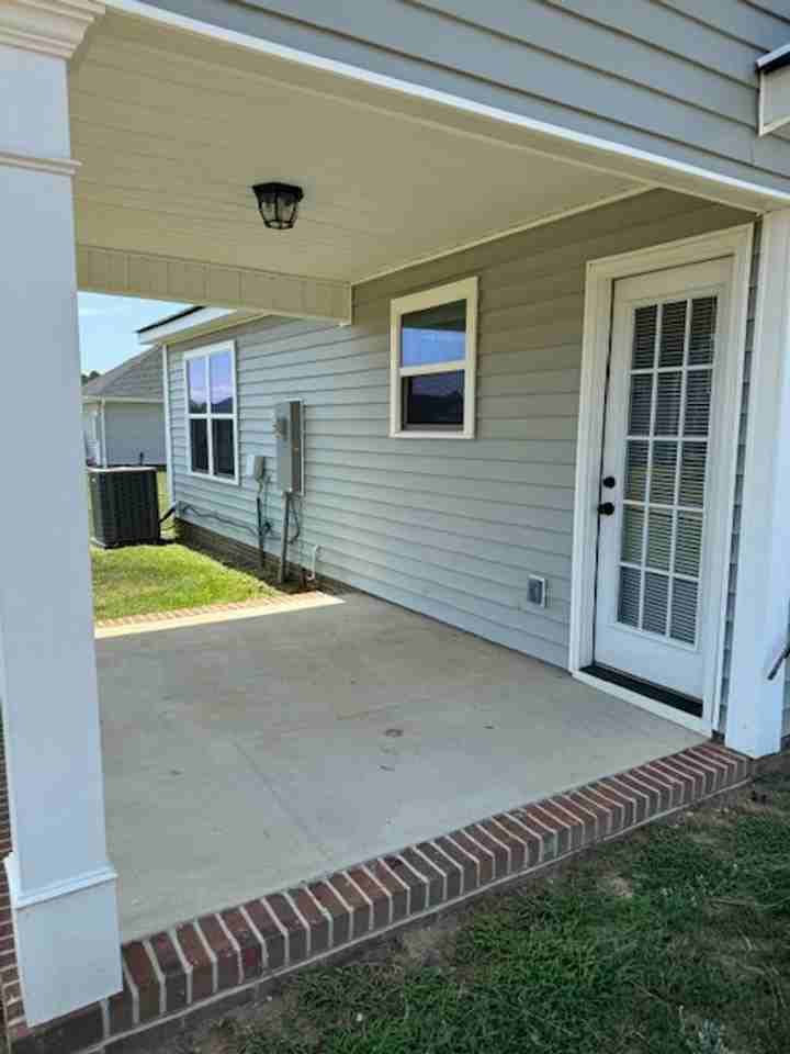 105 Essex Dr - Photo 3 of 25