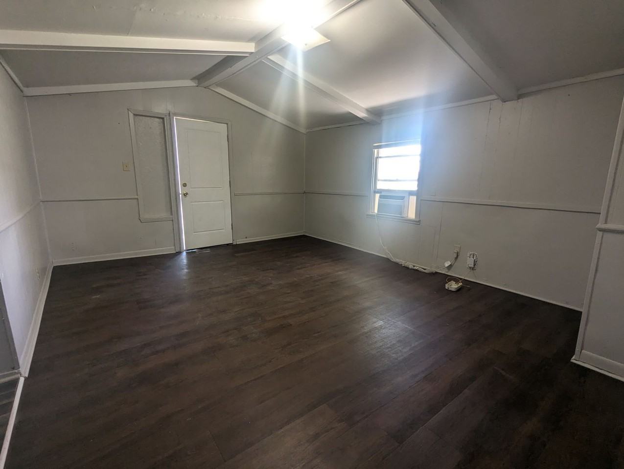 2001 2001 M L King Blvd. - Photo 4 of 11