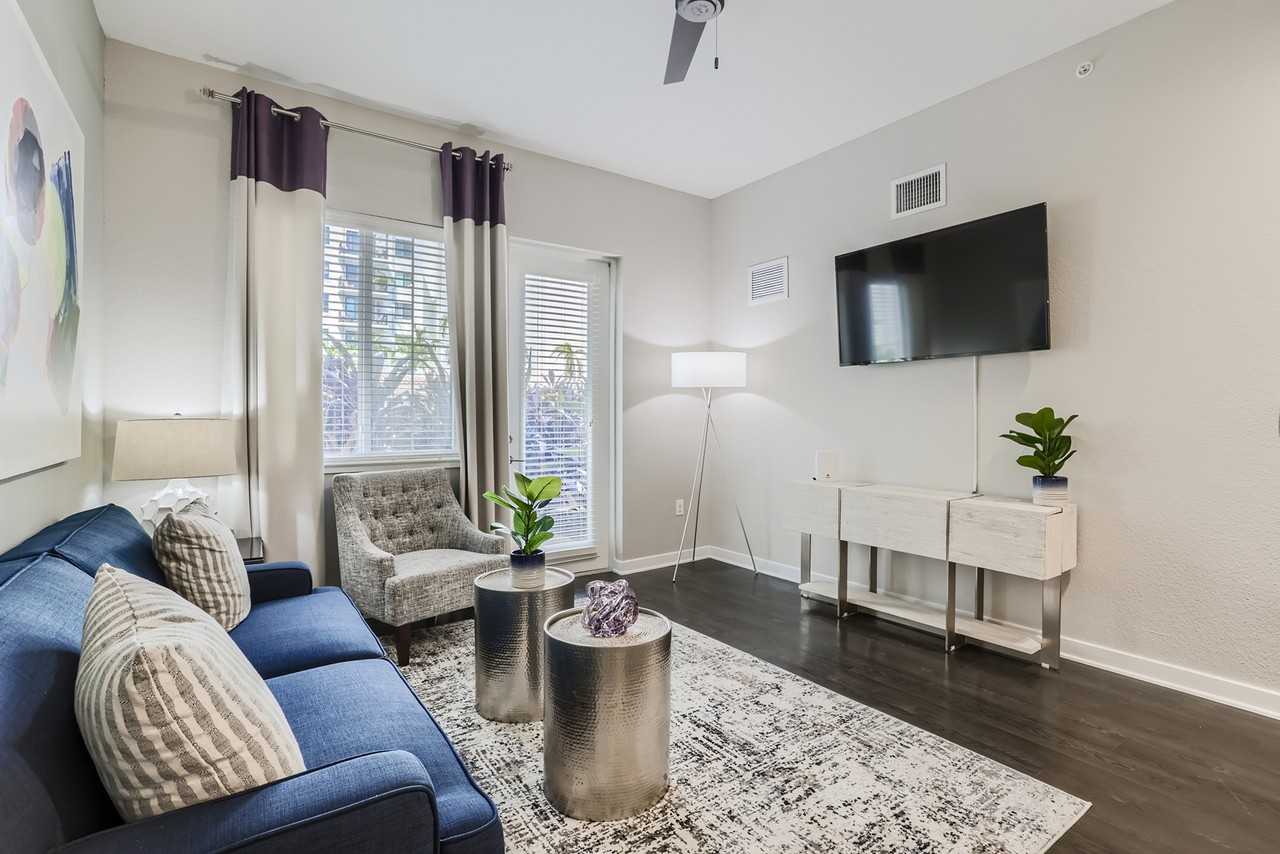 500 Ocean - Photo 7 of 31