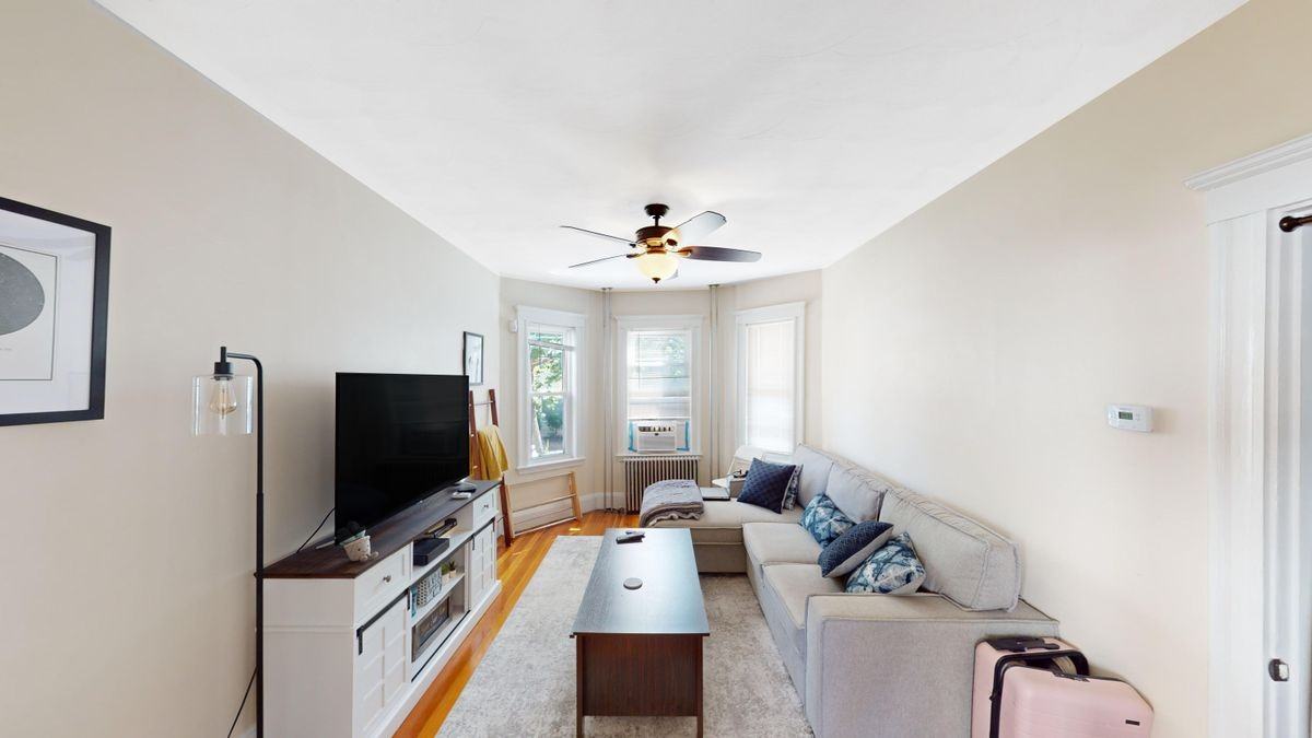 11 Heath St