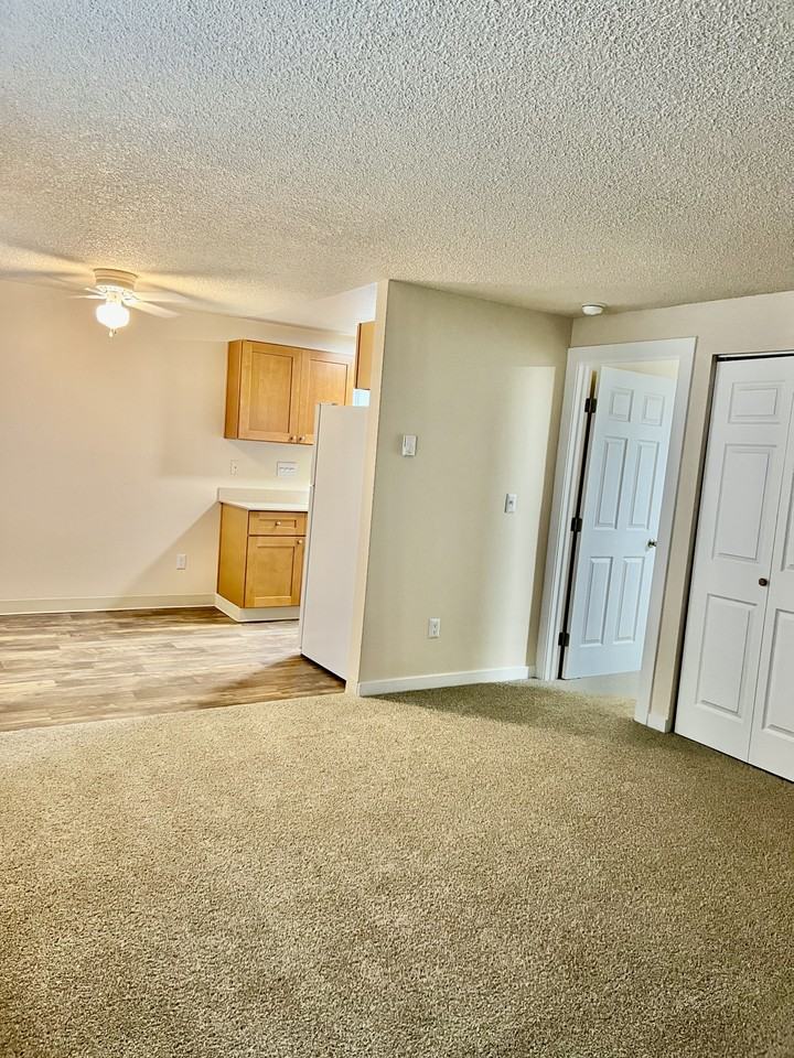 Evergreen Meadows Apartments - Photo 2 of 6