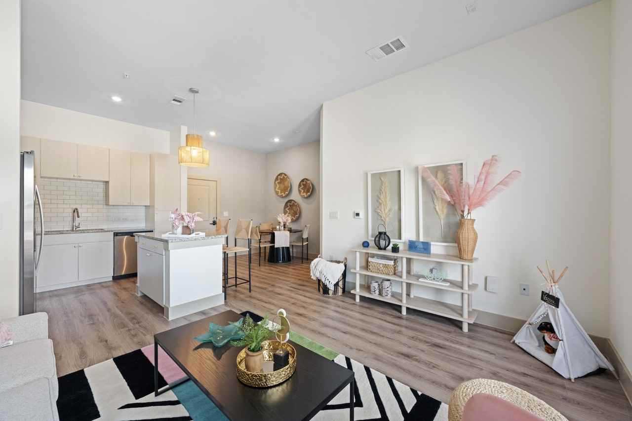 The Vic on Park Row - Photo 7 of 28