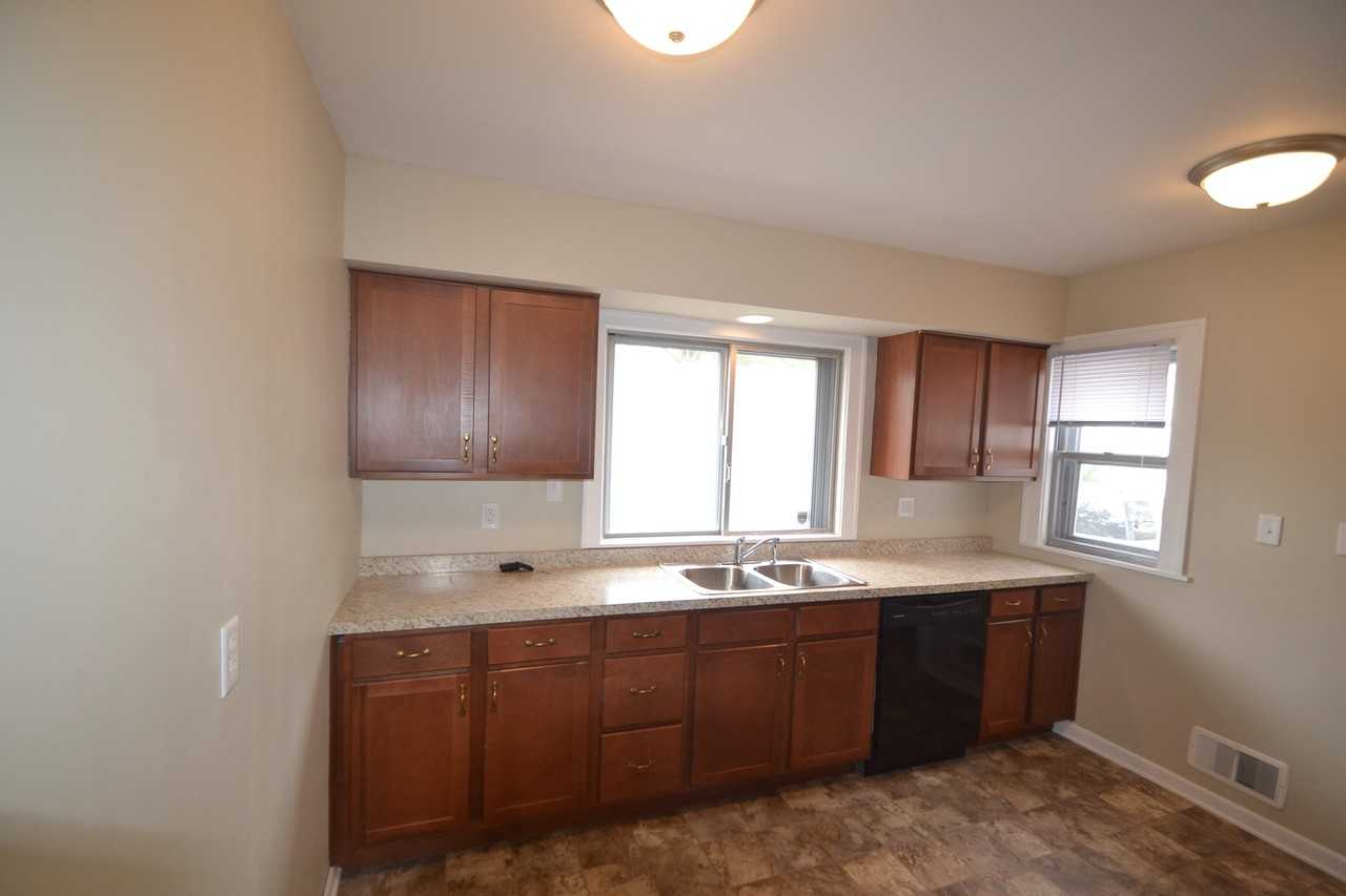 5328 49th Ave N - Photo 3 of 11