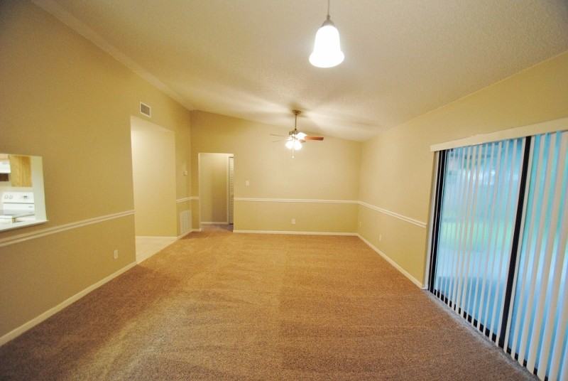 16231 Sawgrass Cir - Photo 3 of 9