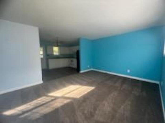 737 N Main St - Photo 2 of 8