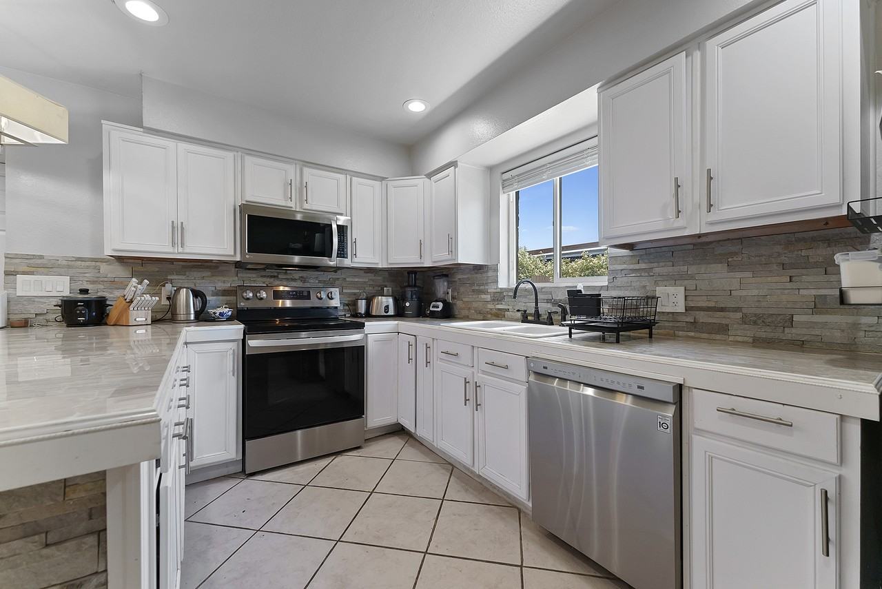 1133 W Frito Ave #3 - Photo 4 of 18