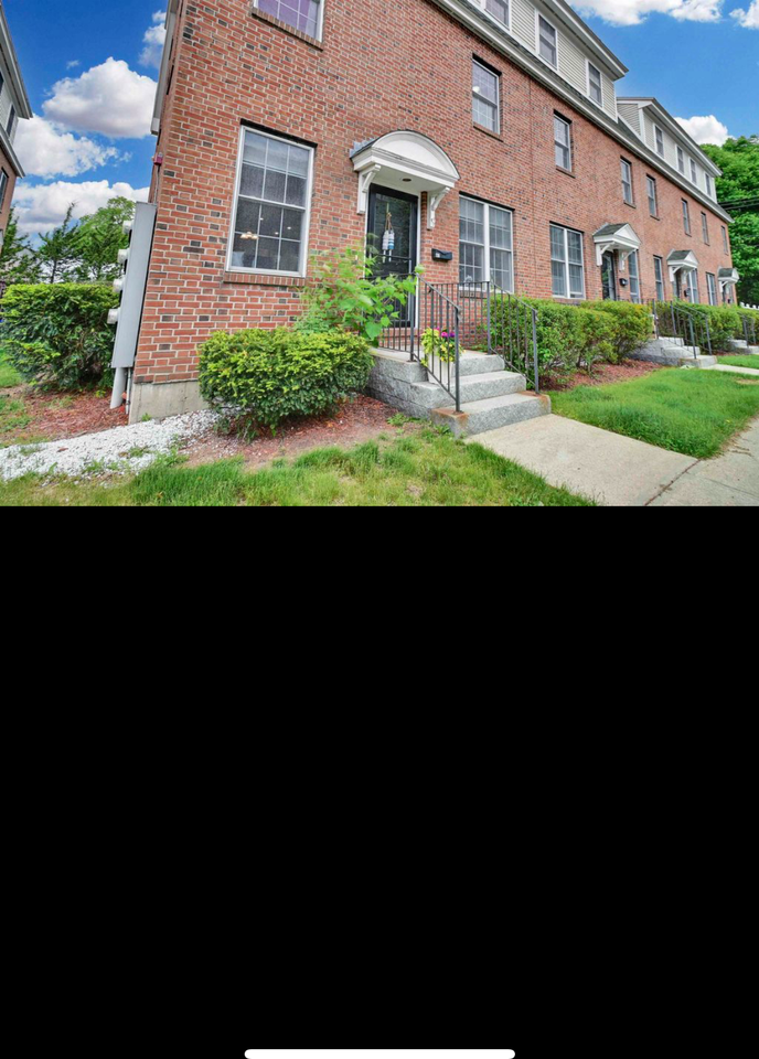 9 Falkland Pl #A1 - Photo 2 of 11