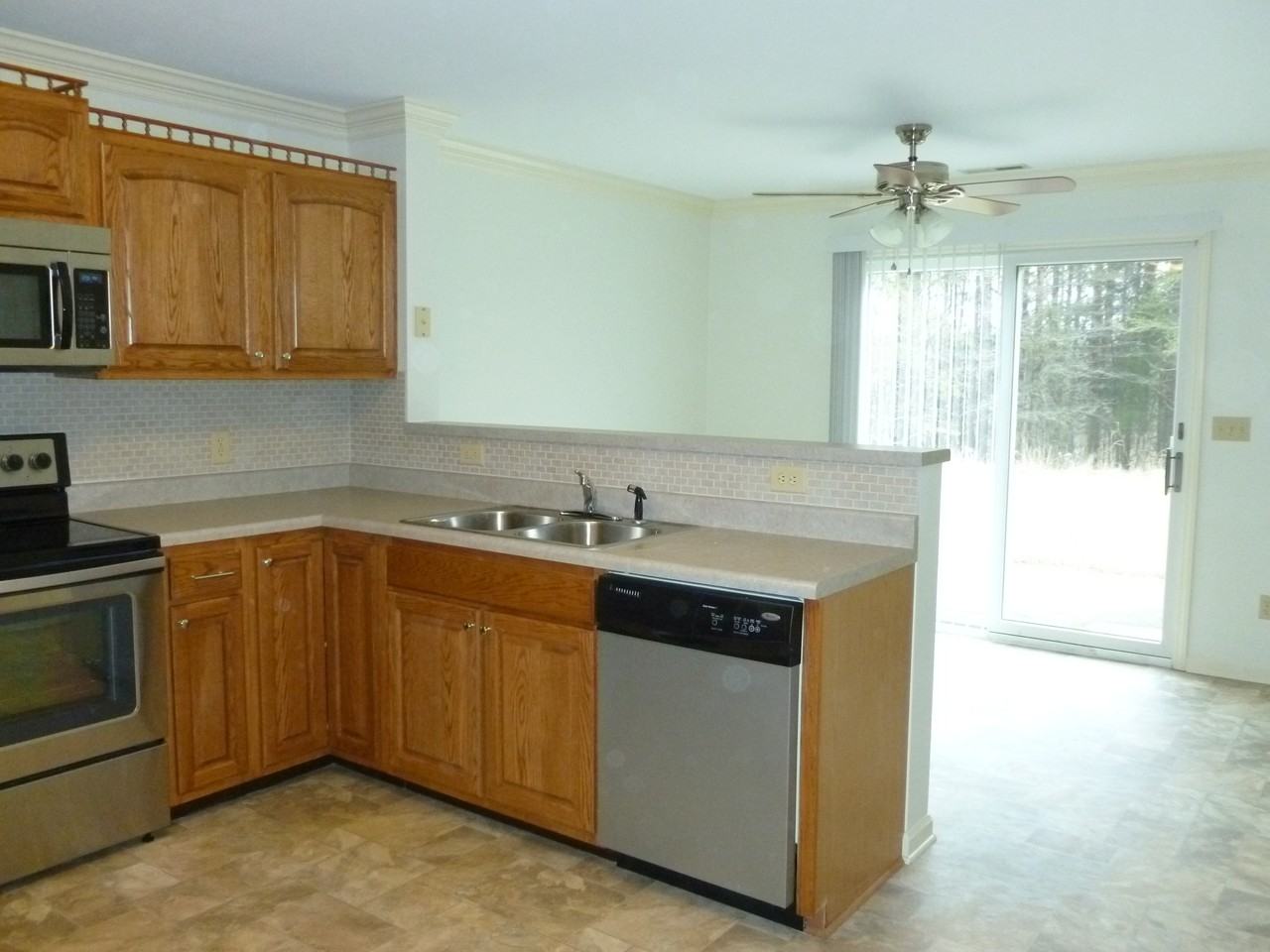 130 Oldfield Rd #130 - Photo 3 of 12