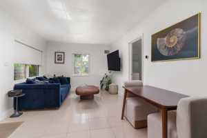 featured image of 1627 Ne 17th Ter #1627