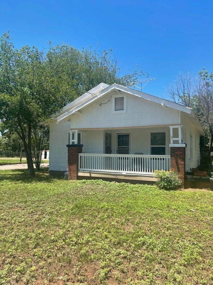 416 W 12th St #NA - Photo 3 of 5