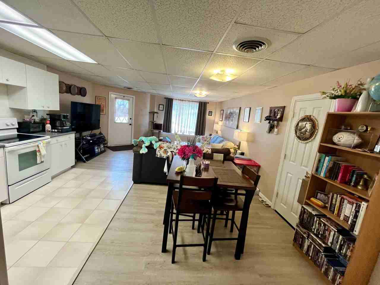 1447 State Ave #5 - Photo 3 of 14