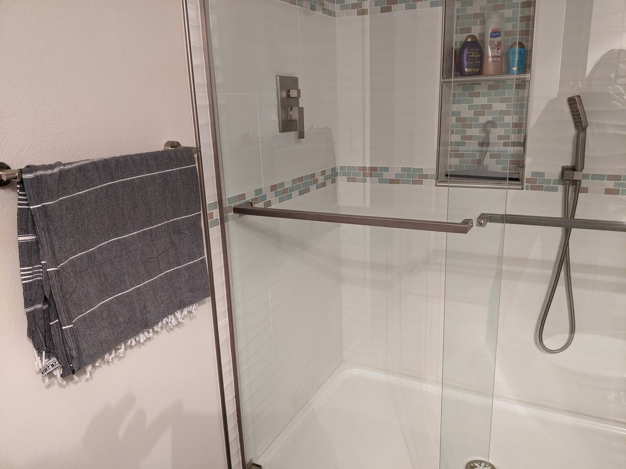 801 N Orange St #101 - Photo 7 of 20