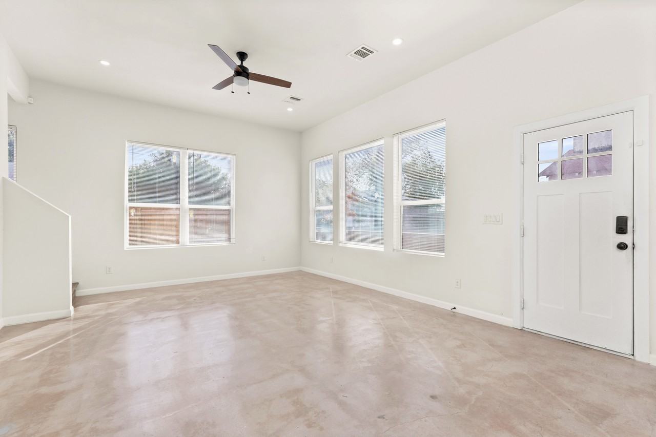 725 Virginia Blvd #NA - Photo 4 of 20