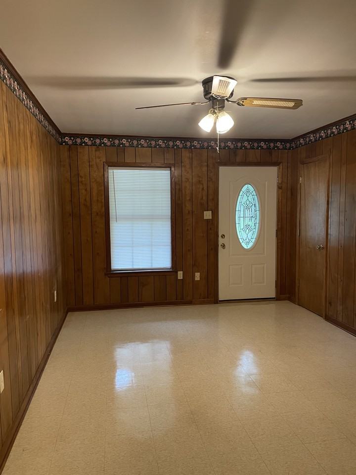 111 Center St #NA - Photo 4 of 18