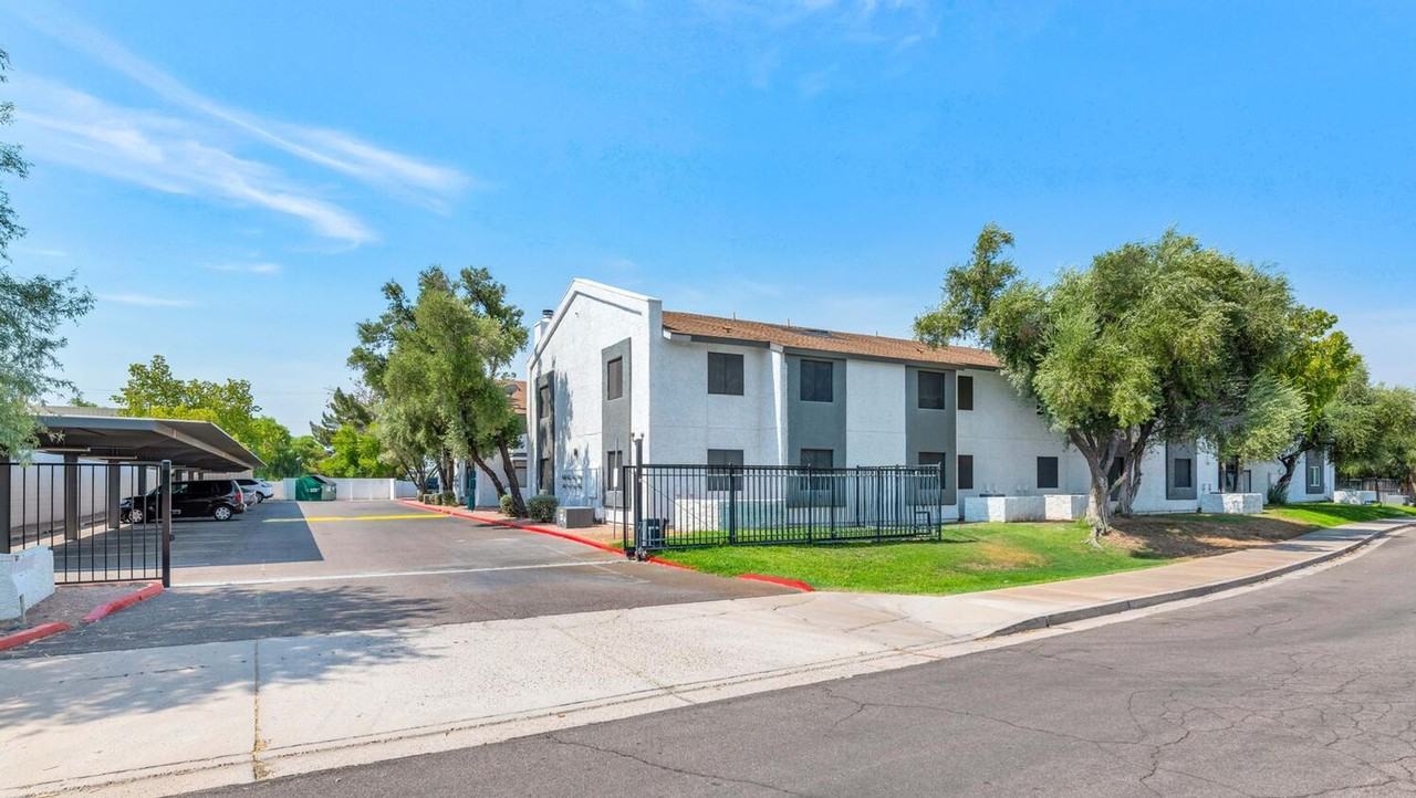 1221 85th Place #103 - Photo 4 of 49