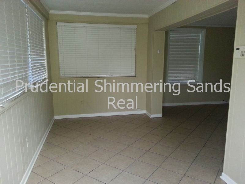 13903 Millcole Ave - Photo 2 of 9