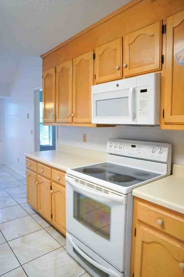 1510 27th Ave E - Photo 2 of 22