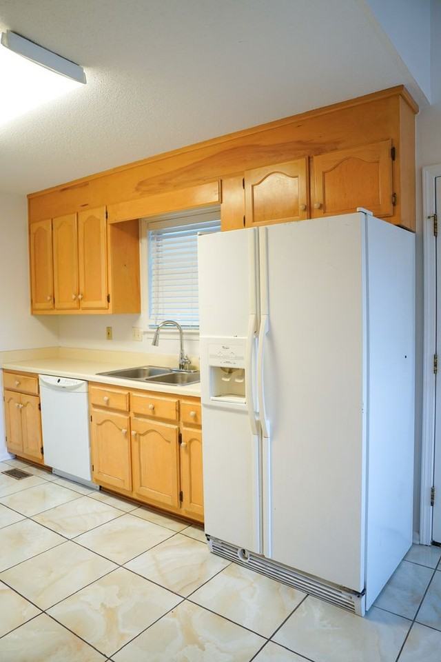 1510 27th Ave E - Photo 4 of 22