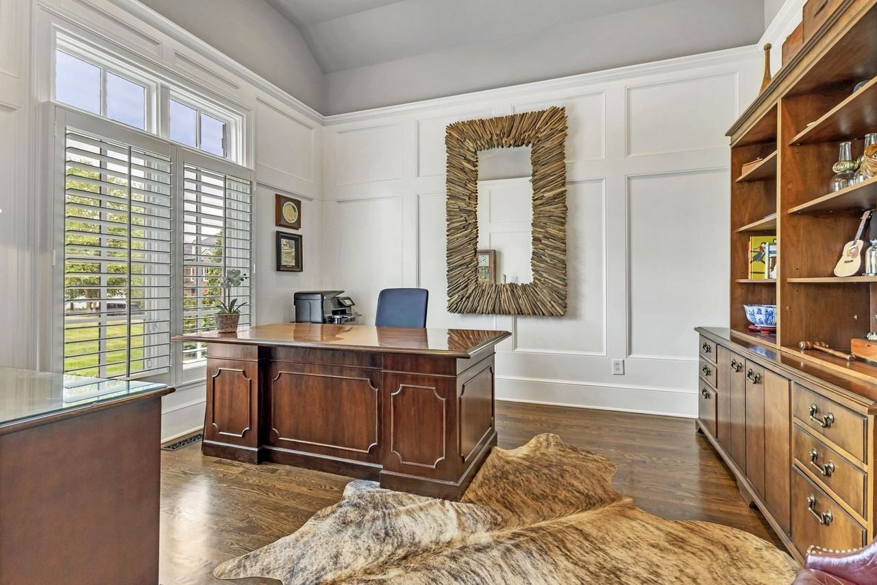 12 Medalist Ct - Photo 7 of 50