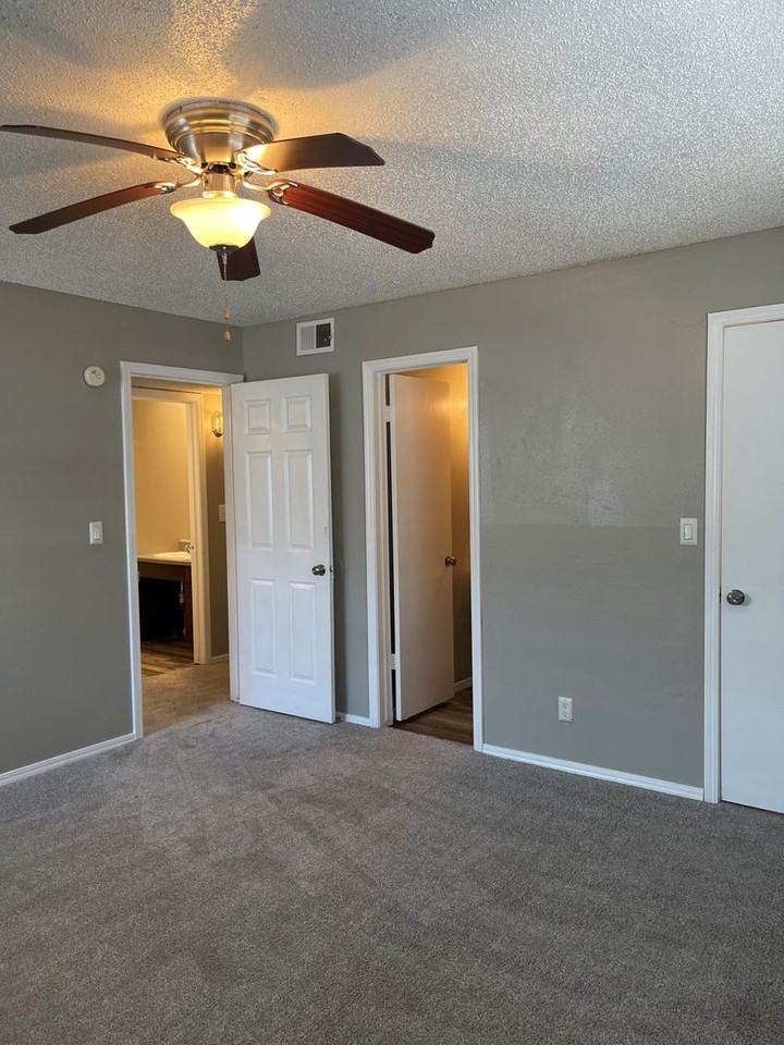 Bryant Grove Apartments - Photo 5 of 32