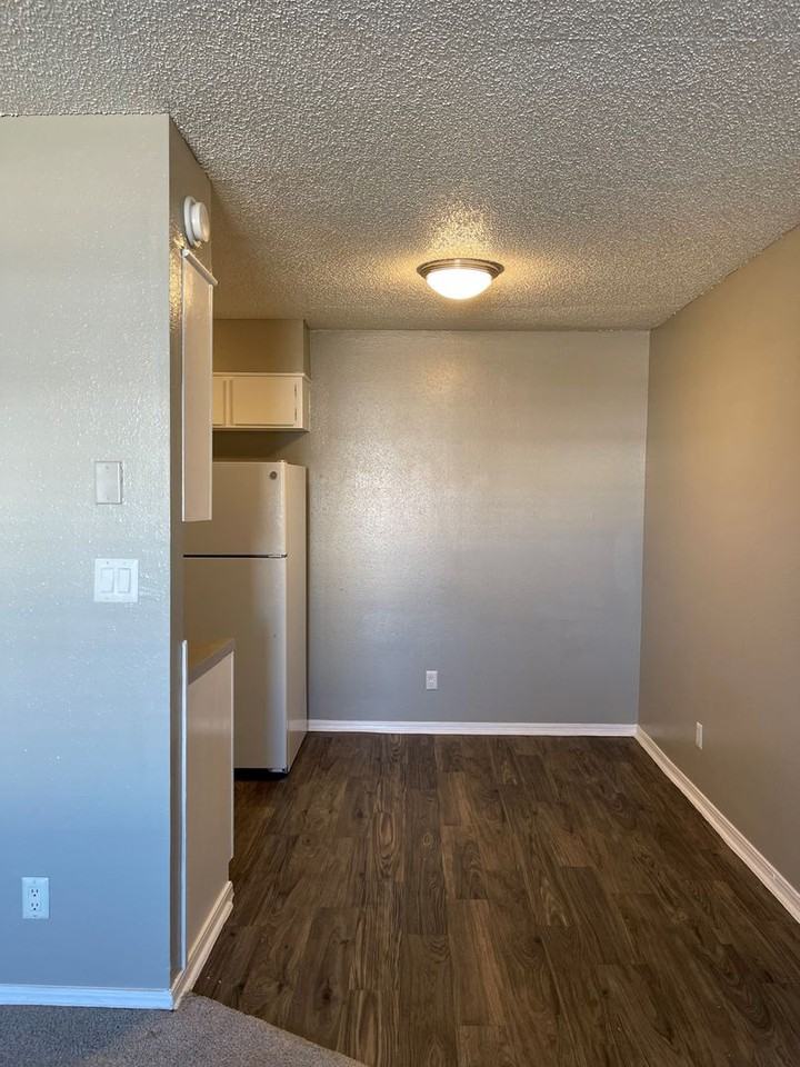 Bryant Grove Apartments - Photo 6 of 32