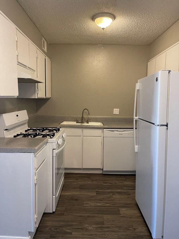 Bryant Grove Apartments - Photo 2 of 32