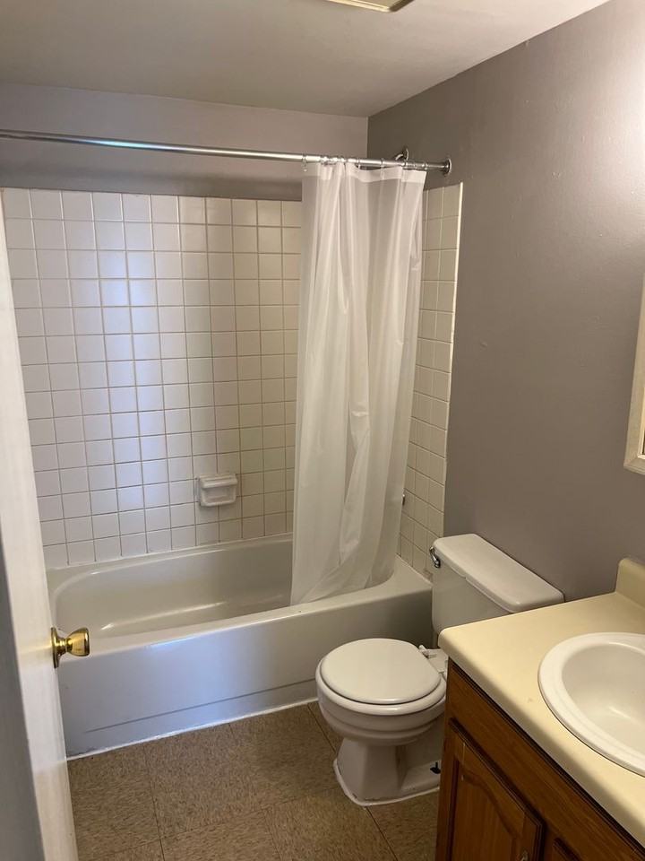 W Madison St - Photo 3 of 9