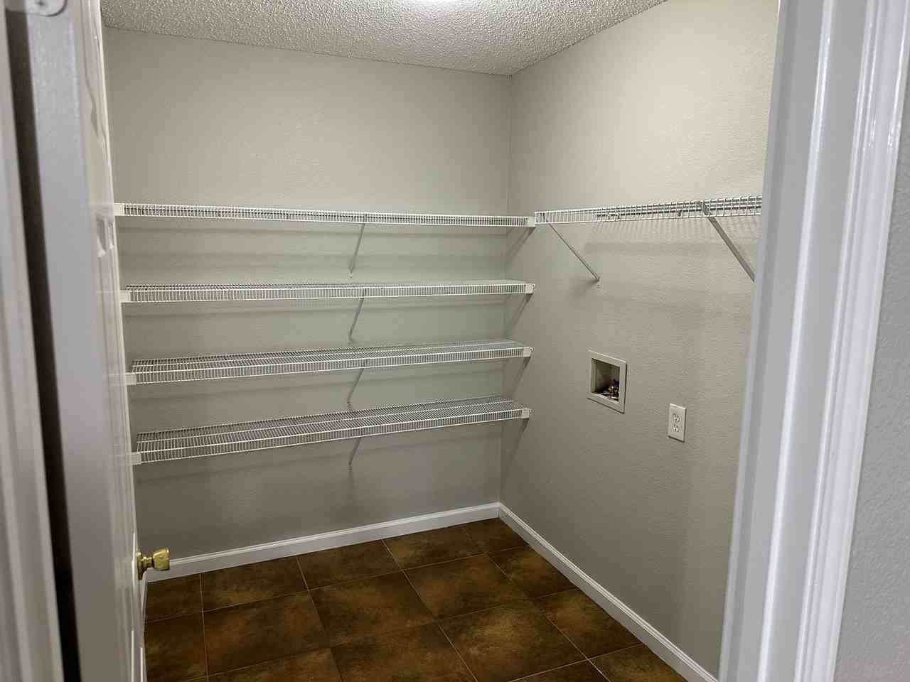 9328 Goldenview Dr - Photo 7 of 21