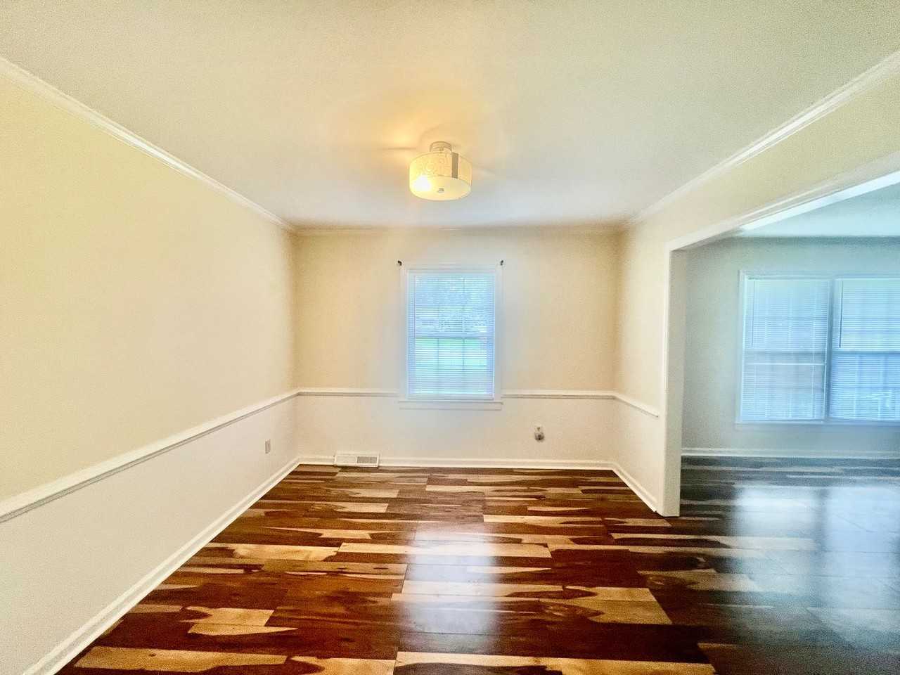 322 Semmes Dr - Photo 4 of 15