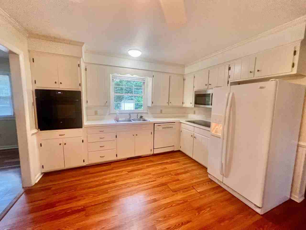 322 Semmes Dr - Photo 5 of 15