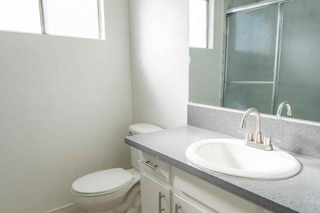 Cabana Apartments Available Now - Photo 4 of 8