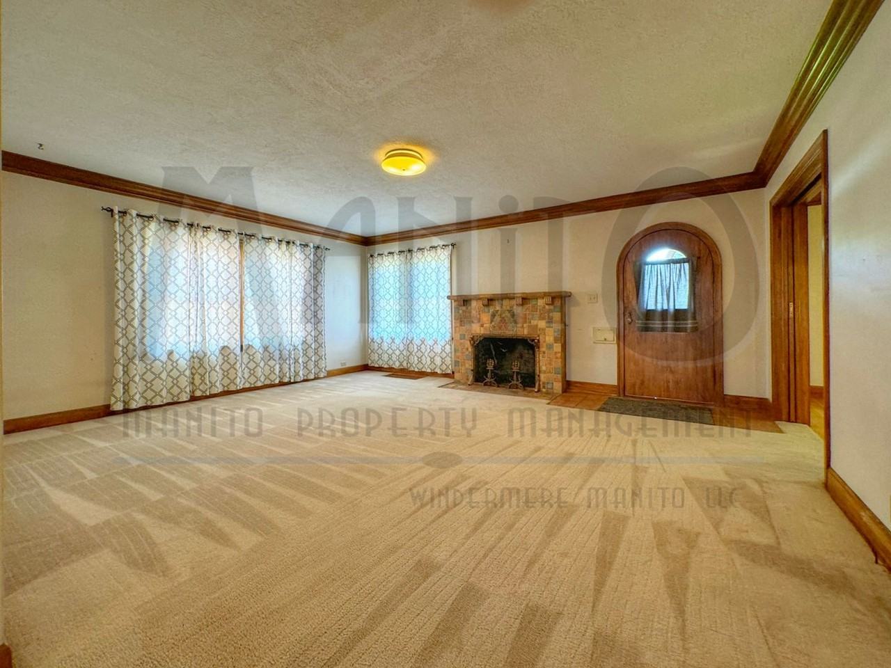 3321 N Columbia Cir - Photo 6 of 45
