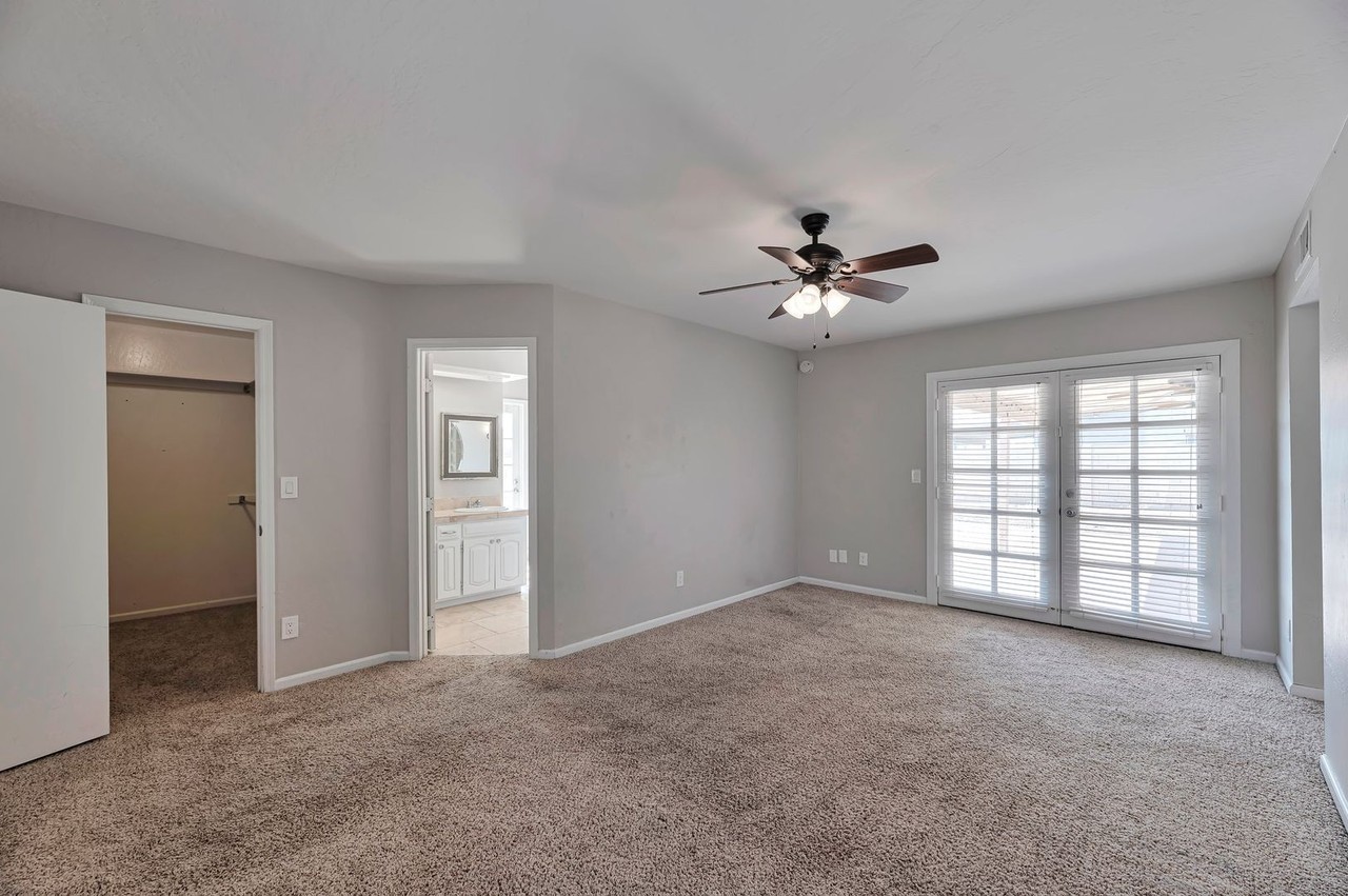 7647 S Kenwood Ln - Photo 5 of 17