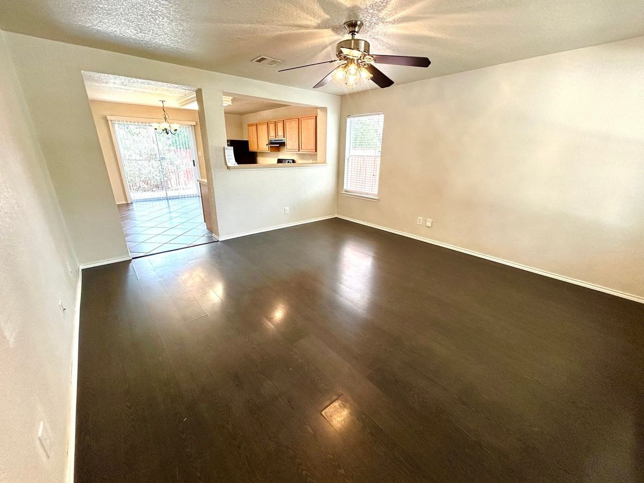 110 Jetlyn Dr - Photo 4 of 30