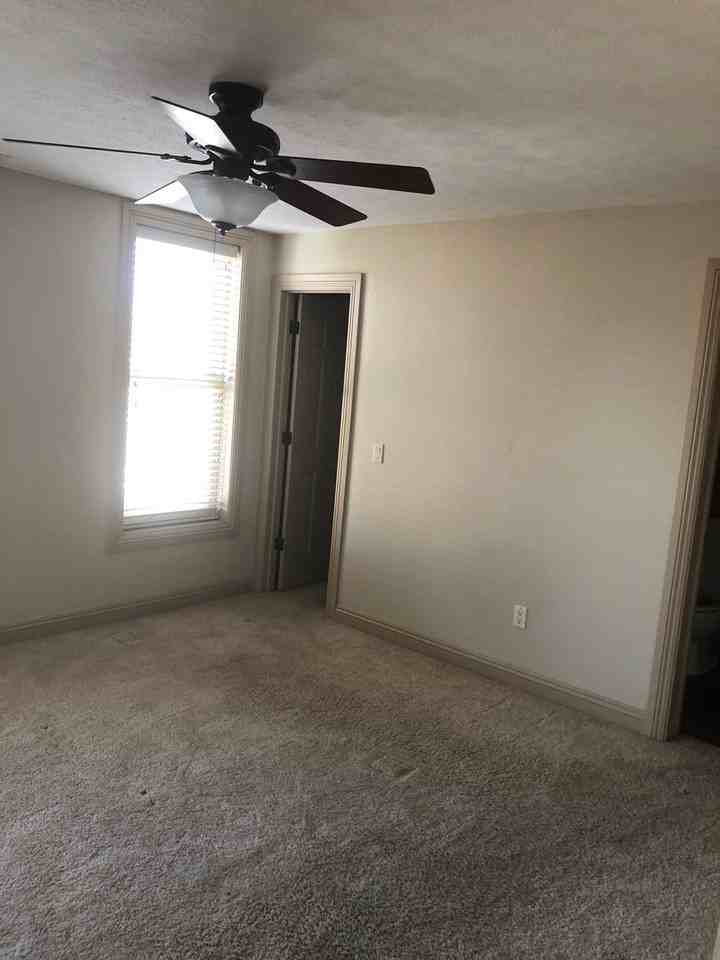 822 Main Office/Apts - Photo 2 of 16