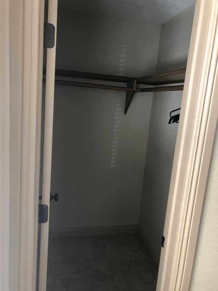 822 Main Office/Apts - Photo 4 of 16