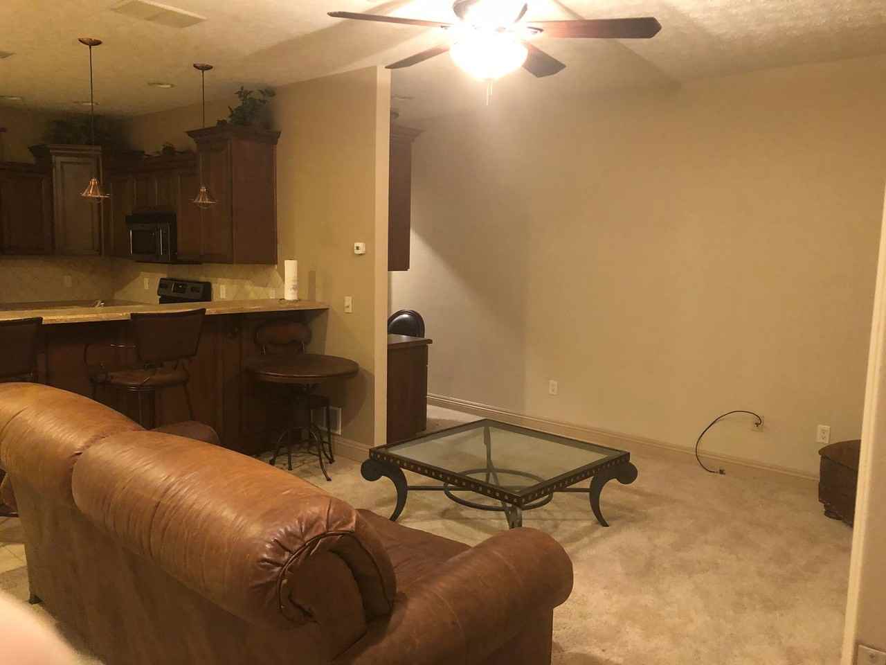 822 Main Office/Apts - Photo 5 of 16