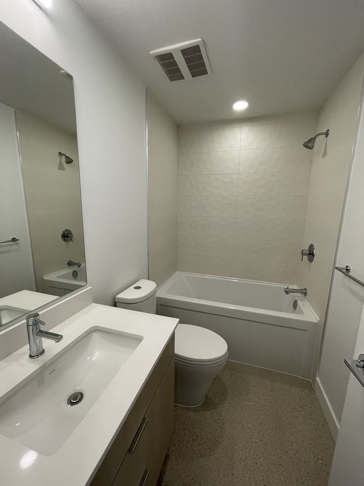 5000 Canoe Pass Way #304 - Photo 5 of 10