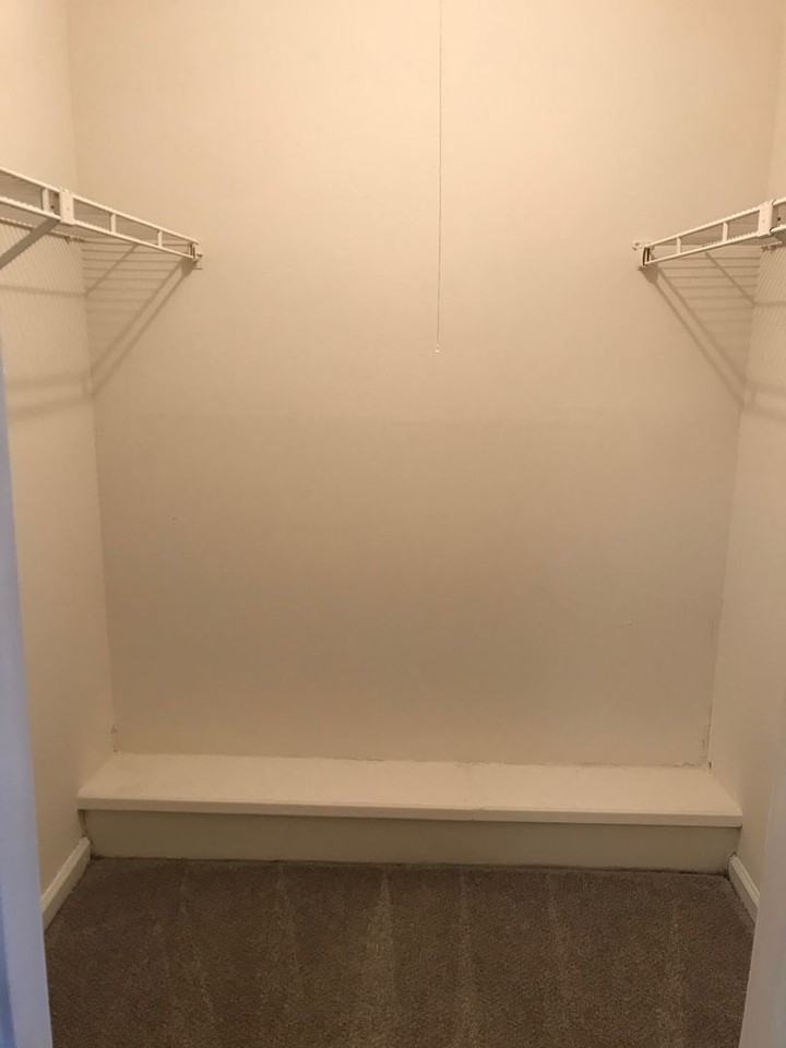 8821 W Hills Ct - Photo 5 of 8