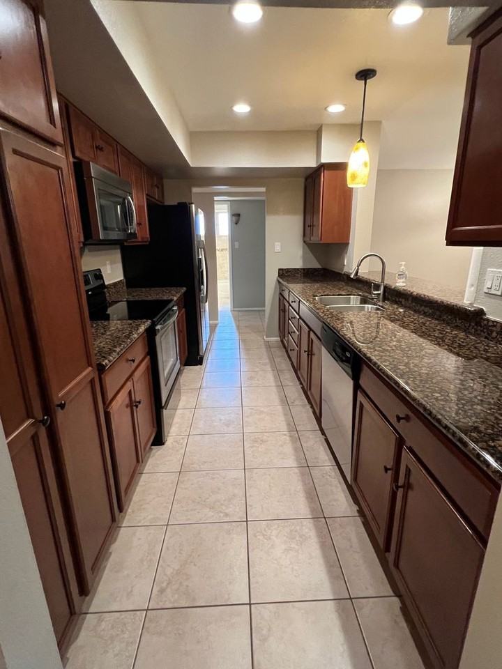 331 East Laguna Drive - Photo 6 of 24