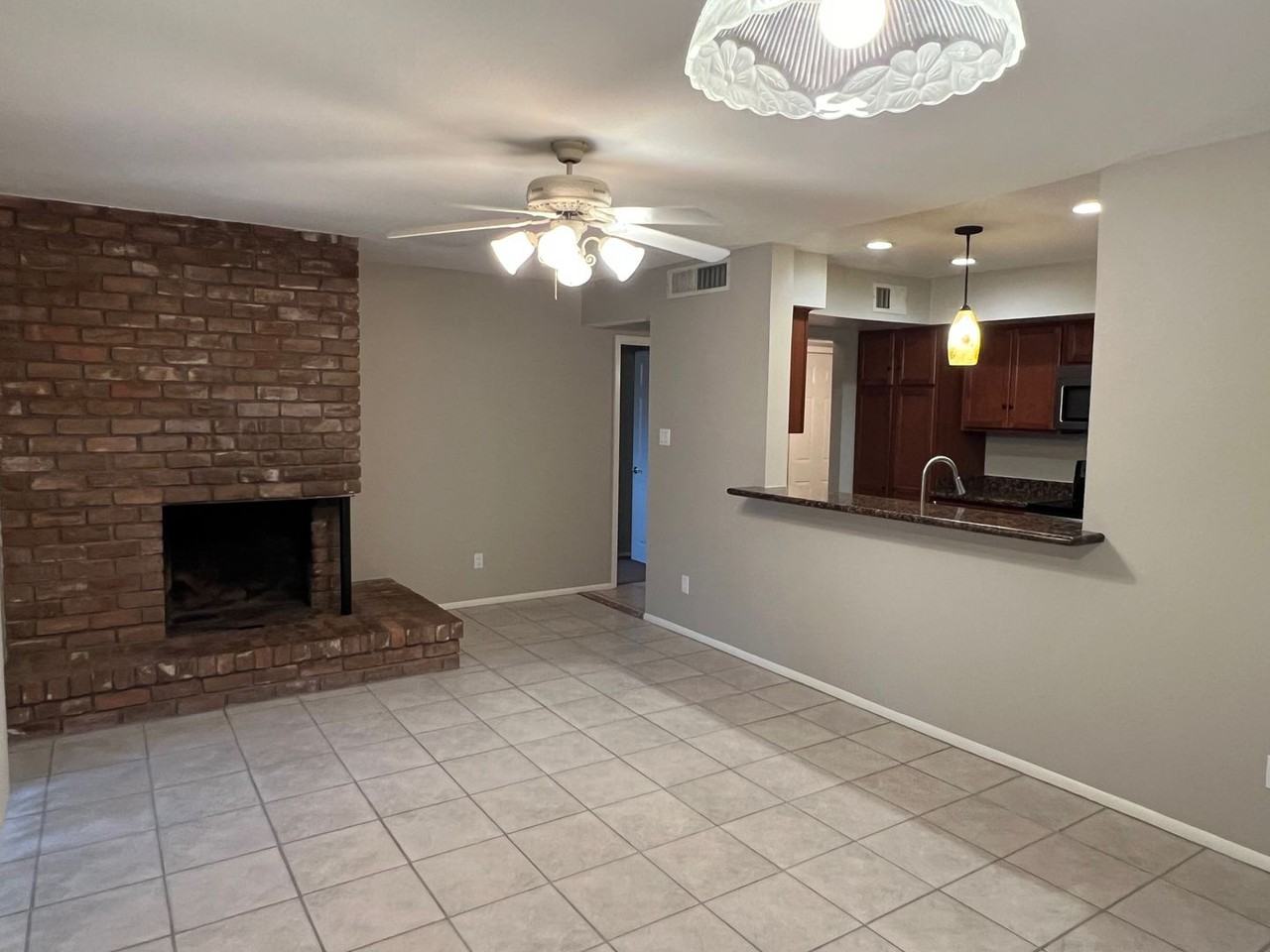 331 East Laguna Drive - Photo 7 of 24