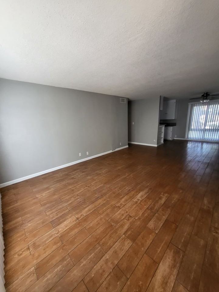 3216 W 99th St - Photo 2 of 41